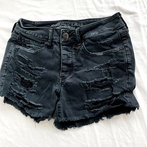 AE Tomgirl ripped denim shorts sz 2 (run big)